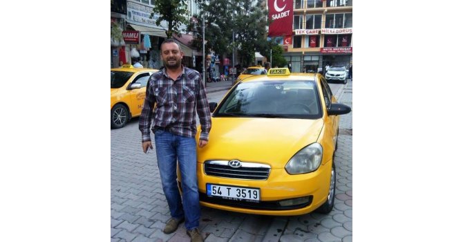 Taksici evinde ölü bulundu