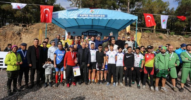 Kepez’in pedal şampiyonları ödüllendirildi