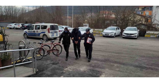 Oto teyp hırsızı parmak izinden yakalandı