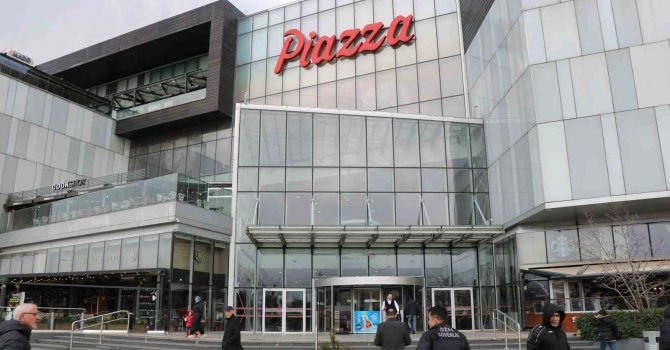 Çocuğunu kaybettiği gerekçisiyle AVM’de intihara kalkıştı