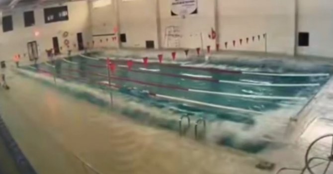 Depremin şiddetiyle havuzda tsunami meydana geldi