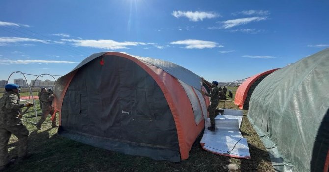 10’uncu Komando Tugayı çadır kurma faaliyetine devam ediyor