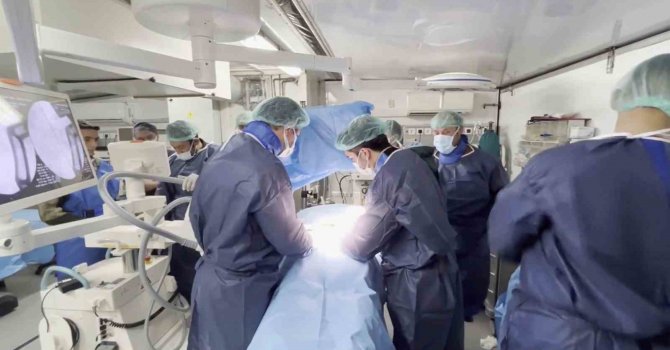 TSK’nın sahra hastaneleri vatandaşların tedavisini aralıksız sürdürüyor