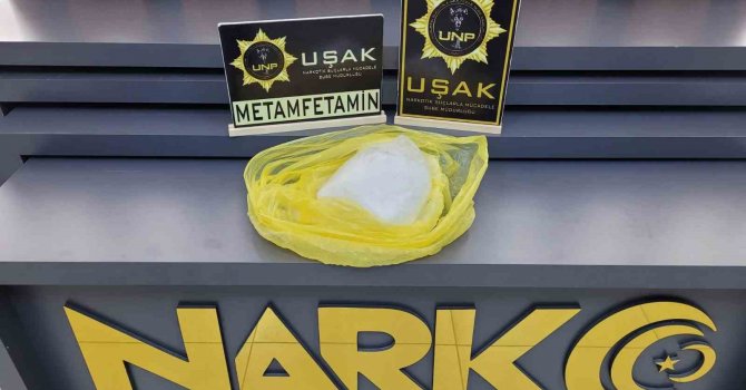 Uşak’ta uyuşturucu satıcısı 2 kişi tutuklandı