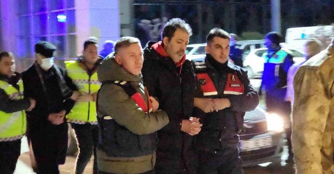 120 kişiye mezar olan otelin sahibi ve oğlu sağlık kontrolü için hastaneye getirildi