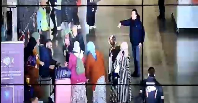 Soluk borusuna yemek takılan depremzedeyi ‘Heimlich’ manevrası kurtardı