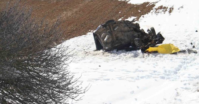 Ailelerinin haber alamadığı 2 kişinin trafik kazasında öldüğü ortaya çıktı