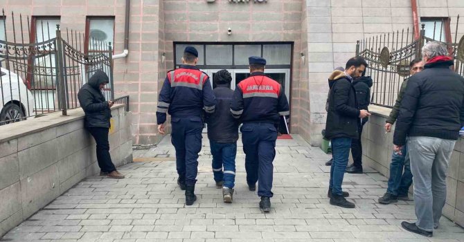 Kullanılmayan fabrikadan 300 kilogram demir çalan şüpheliye jandarmadan suçüstü