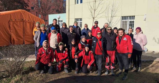 DAK deprem bölgesindeki 11 günün ardından Eskişehir’e döndü