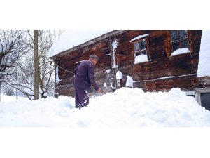 Sinop’un yüksek köylerinde kar 2 metreye yaklaştı