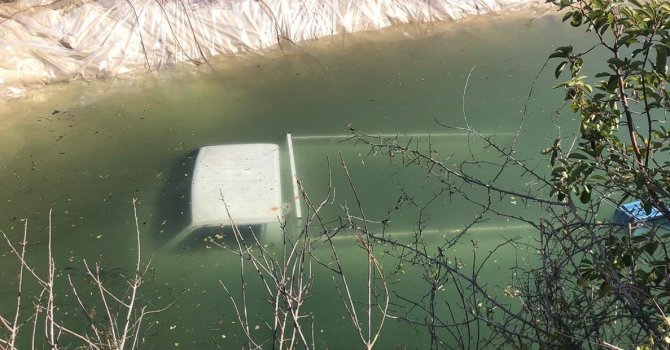 Kamyonet su kanalına düştü: 1 ölü