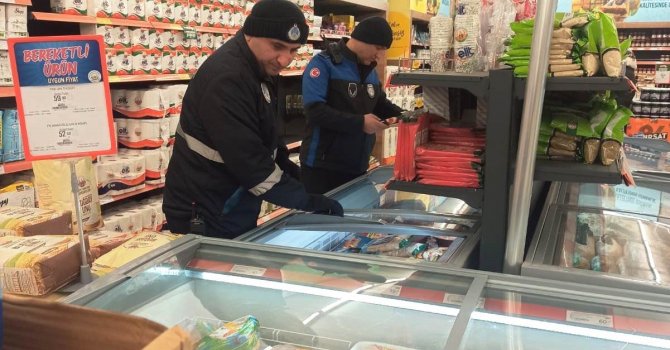 Altınova’da marketler gözetim altında