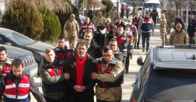 Onlarca kişiye mezar olan İsias Otel sahibi ve yöneticileri adliyeye sevk edildi