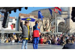 Kosova 15’inci Bağımsızlık Günü’nü kutluyor