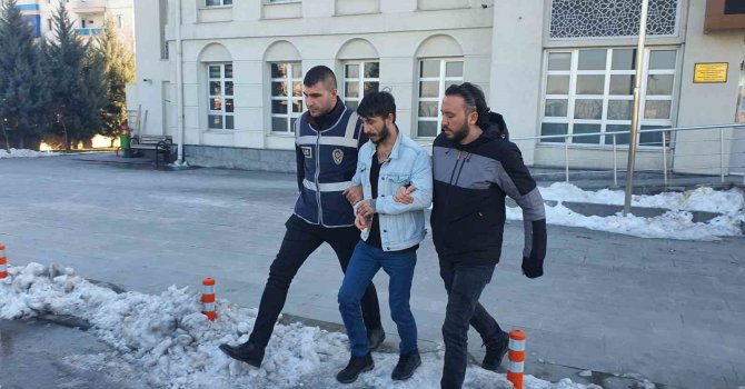 "Kasten öldürme" suçundan aranıyordu, polisten kaçamadı