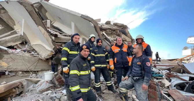 Depremzede Elif’in kurtarıcıları Burdur’a döndü