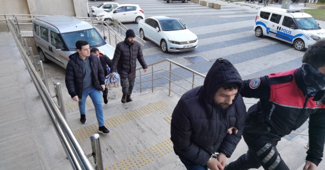 Kuyumcunun dikkati dolandırıcılık şebekesinin oyununu bozdu