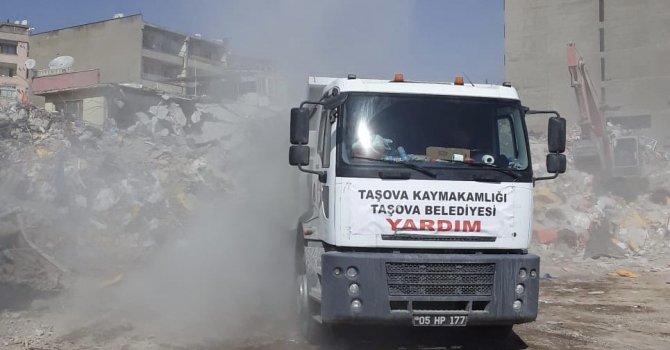 Öztürk: "Deprem bölgesinde canla başla çalışıyoruz”