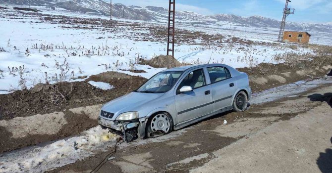 Direksiyon hakimiyetini kaybedip yoldan çıktı: 4’ü çocuk 7 kişi yaralandı