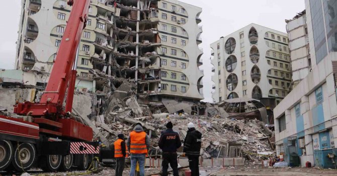 Diyarbakır’da depremde ölü sayısı 407’ye çıktı