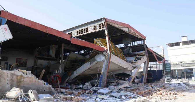 Antakya’da depremde sanayi sitesi de yerle bir oldu