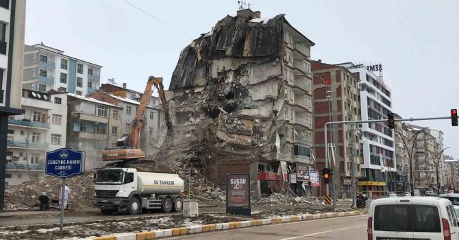 Elazığ’da ağır hasarlı bina sayısı bin 36’ya çıktı