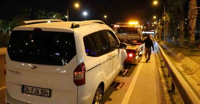 İzmir’de hafif ticari araç ile motosiklet çarpıştı: 1 ölü