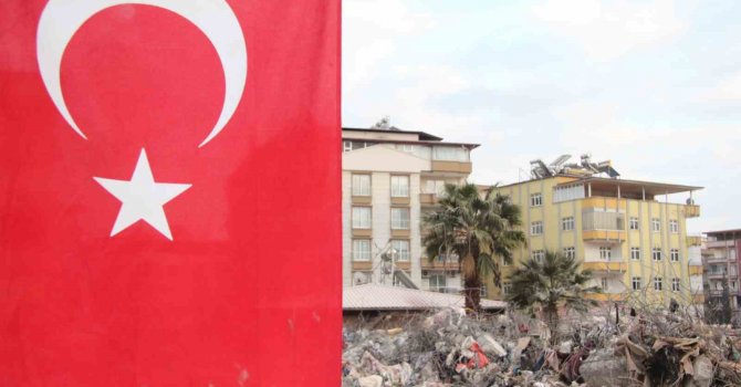 Kahramanmaraş depreminde, şehit oğlunun adının yaşatıldığı apartmanda hayatını kaybetti