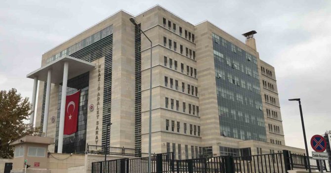 Ağır hasarlı binalardan hırsızlık yapan 2 şüpheli yakalandı