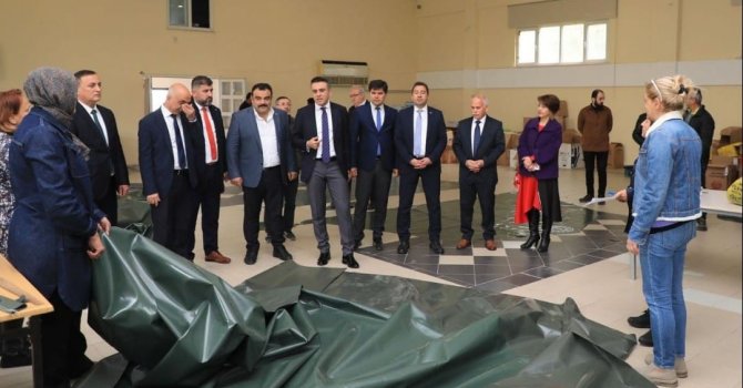 ÖĞRENCİLERDEN GÜNEŞ ENERJİLİ KONTEYNER