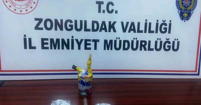 Narkotik uygulamasında yakayı ele verdiler