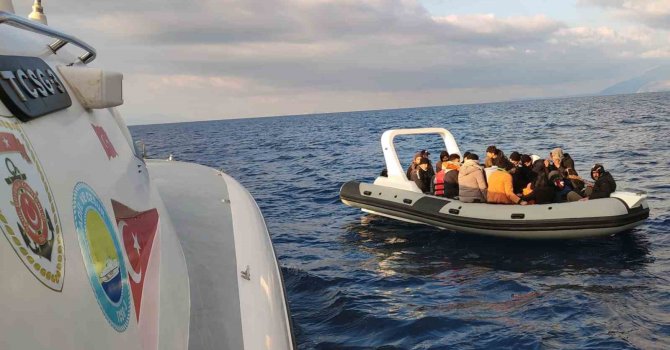 Datça’da 20 düzensiz göçmen kurtarıldı