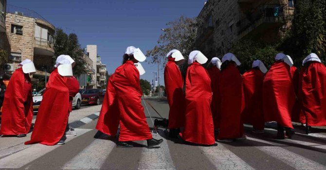 İsrail’de binlerce kişi tartışmalı yargı reformunu protesto etti