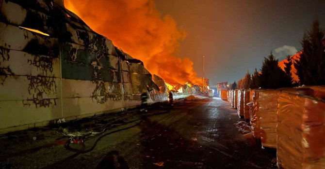 Konya’da plastik fabrikasında yangın