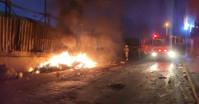 Sultangazi’de satmak için yaktığı kablolar alev topuna döndü