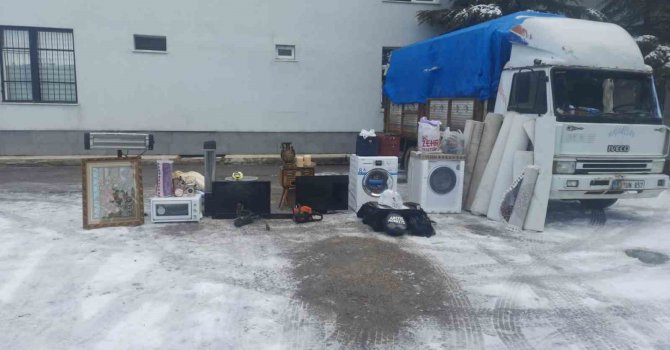 Hırsızlar Suçüstü Yakalandı