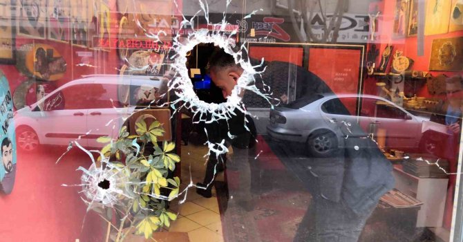 Dövme yapmadı diye dükkanı kurşunladılar