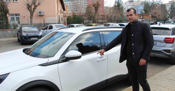 Batman’da park halindeki lüks otomobillere zarar verdiler