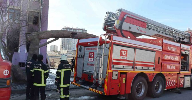 Sobayı benzinle tutuşturunca evi yaktılar: 2 yaralı