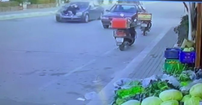 Aracın kaputunda kilometrelerce sürüklendi