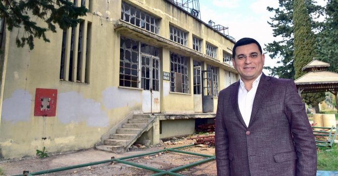 Köhne bina kütüphane oluyor