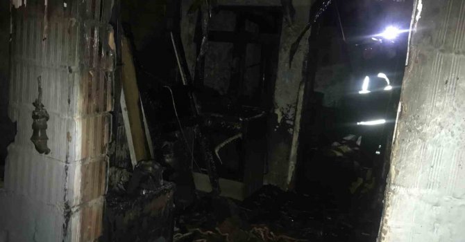 Uzunköprü’de yangın paniği: Müstakil ev küle döndü