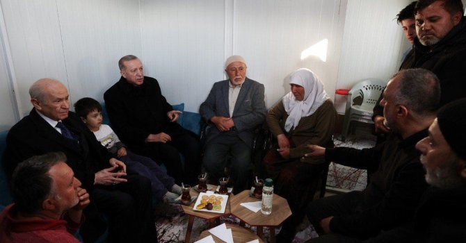 Cumhurbaşkanı Erdoğan’ı konteynerde misafir eden depremzede o anları anlattı