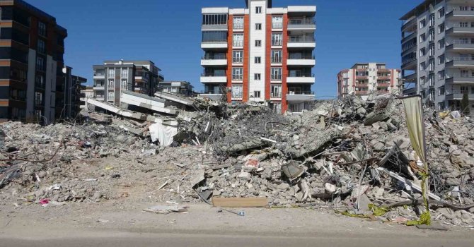 Çok sayıda kişinin öldüğü sitenin müteahhidi tutuklandı