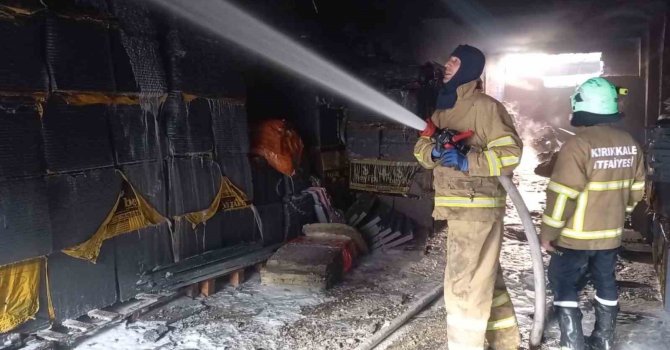 Kırıkkale’de depo yangını