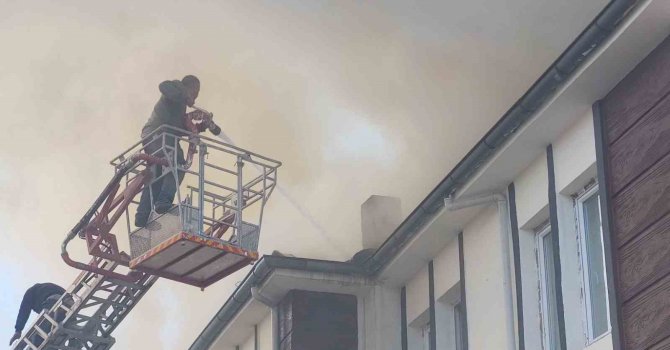 Burdur’da pansiyonda yangın paniği