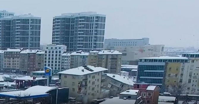 Malatya’da 2. depremde binaların çökme anı dron kamerasında