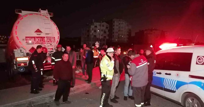 Park halindeyken freni boşalan tanker yoldan çıktı