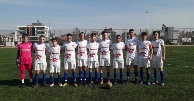 Depremzedeler için saygı duruşu