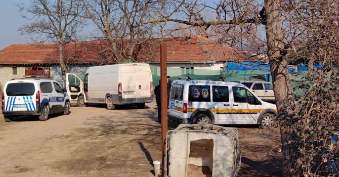 Tüfekle vurduğu şahsın başında polisi bekledi